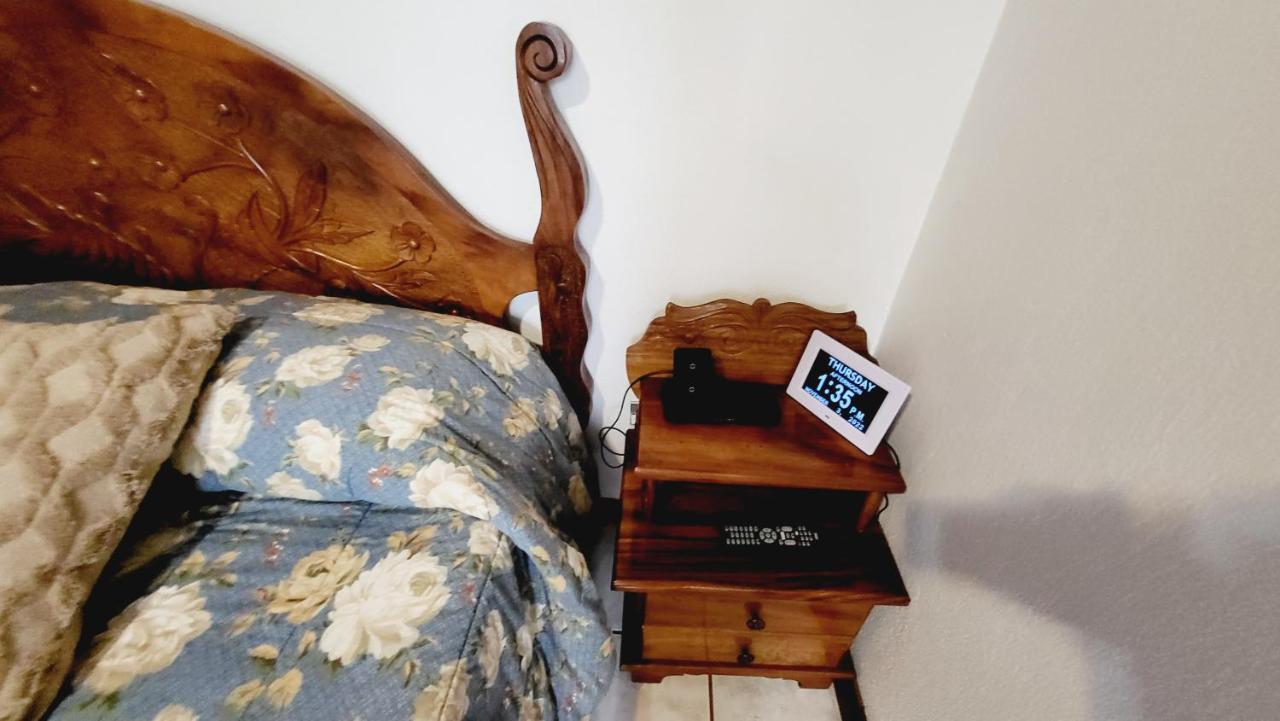 Apartment Don Carlos Place Upper Unit *