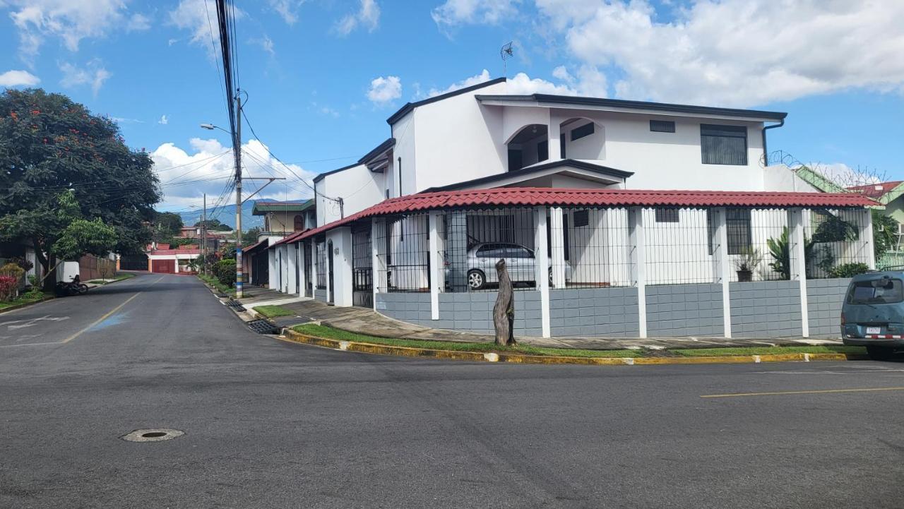 Apartamento Don Carlos Place Upper Unit